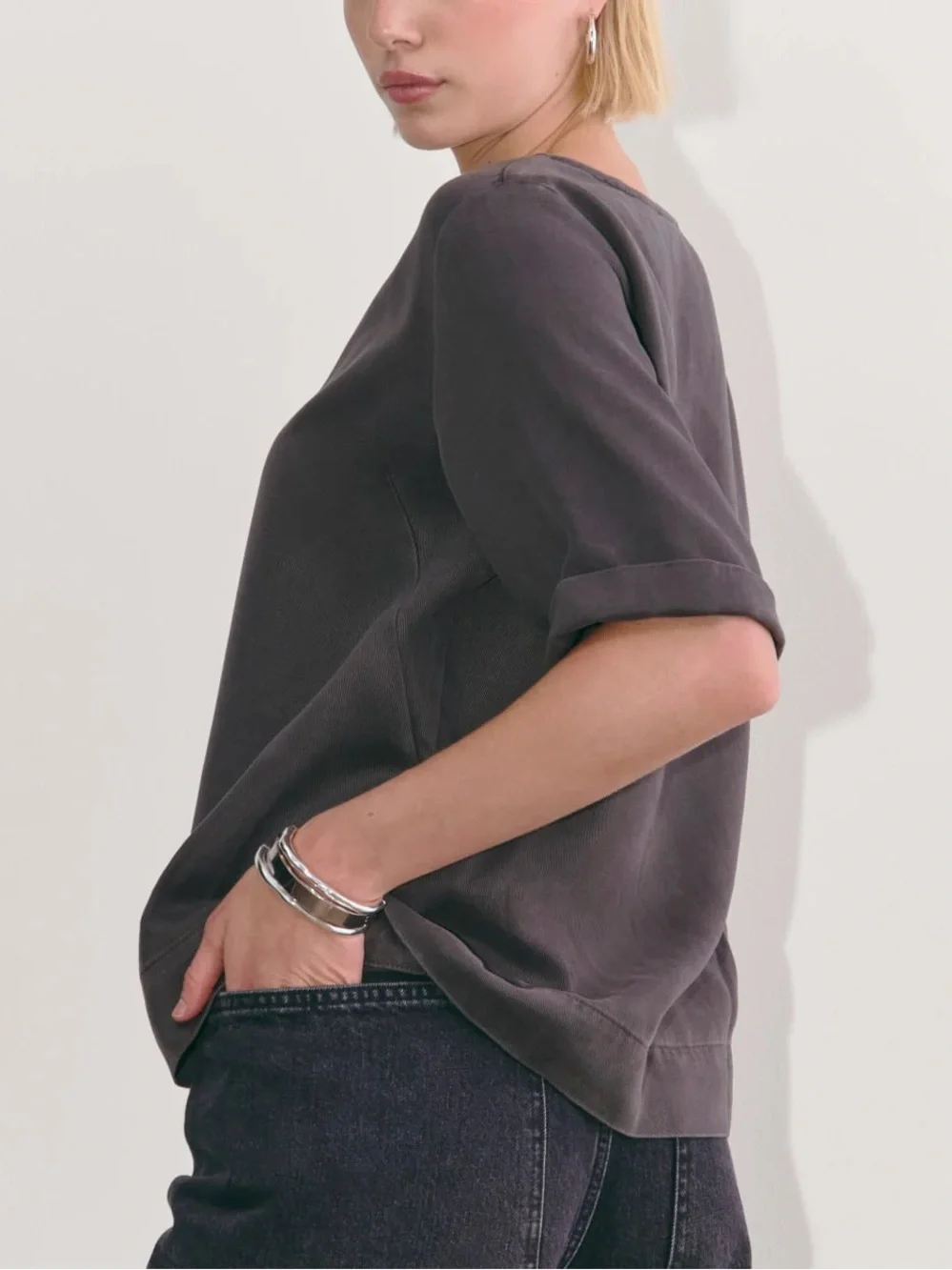Everlane the relaxed tee in buttersoft graphite grey size medium EUC